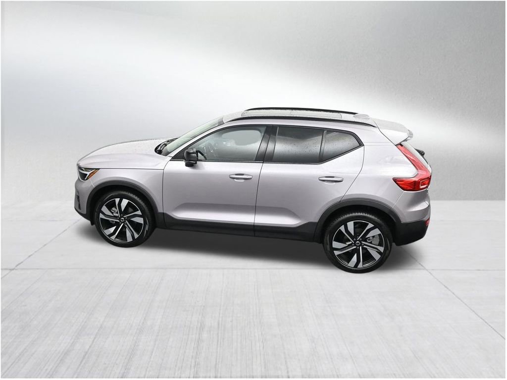 New 2026 Volvo XC40 B5 Plus AWD/4WD image 15