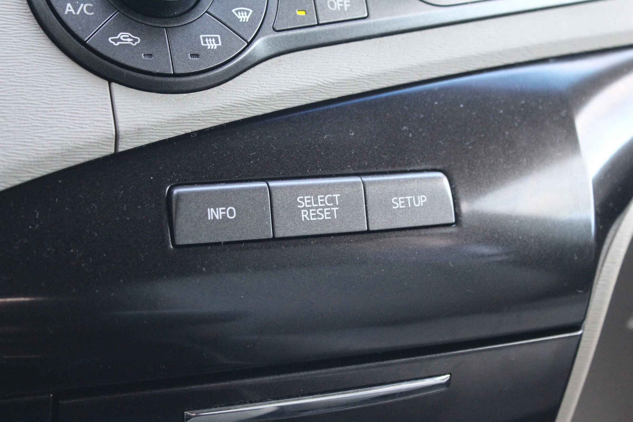 Used 2011 Toyota Sienna LE image 31