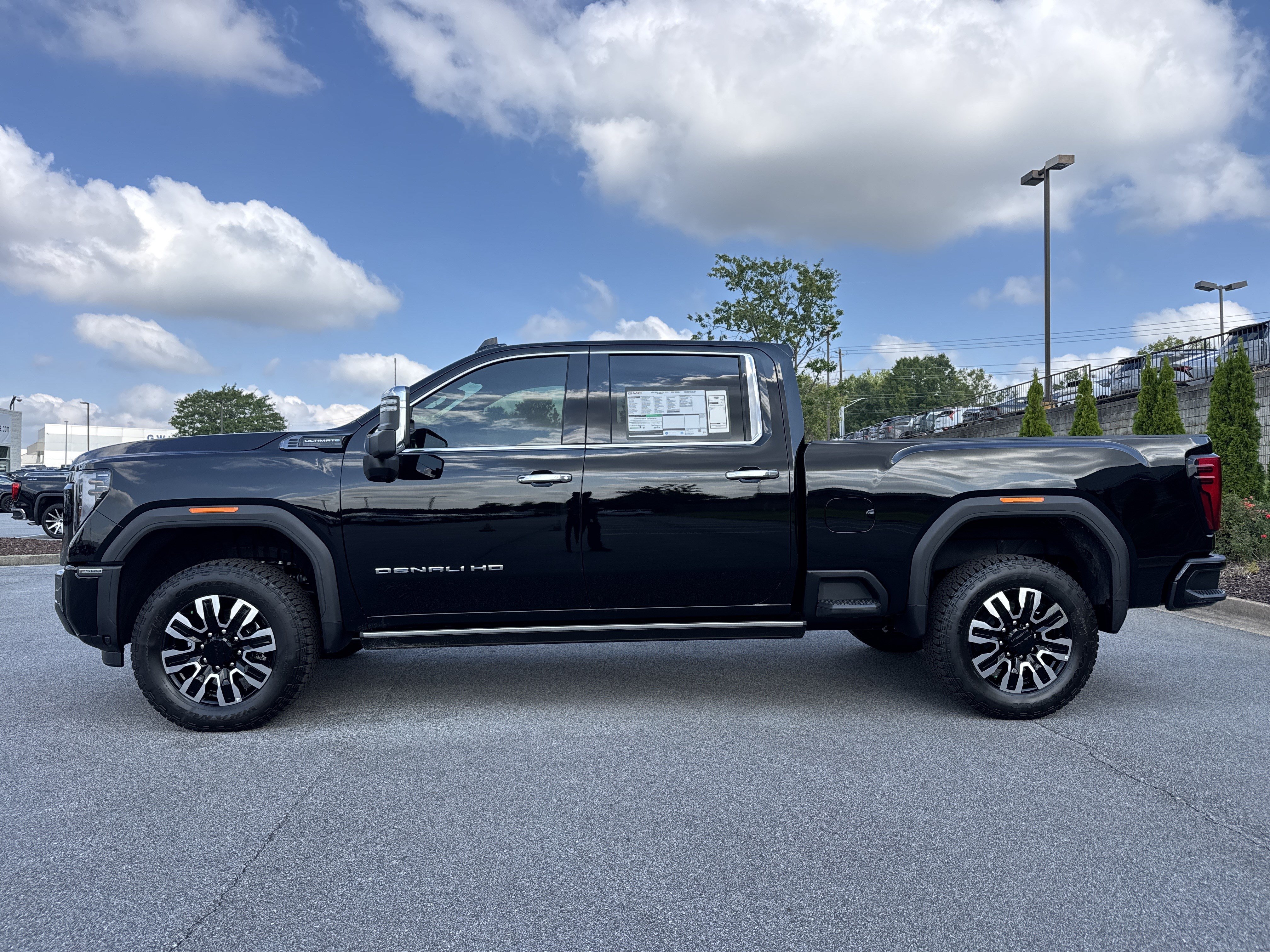 New 2026 GMC Sierra 2500 Denali Ultimate AWD/4WD image 7