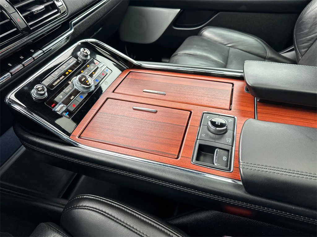Used 2021 Lincoln Navigator Reserve image 39