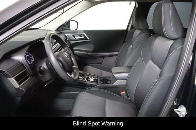 Used 2024 Mitsubishi Outlander ES image 7