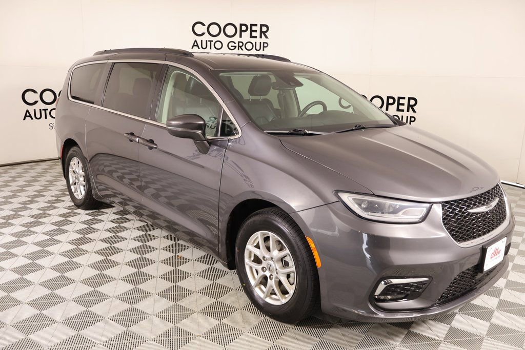 Used 2022 Chrysler Pacifica Touring-L image 1