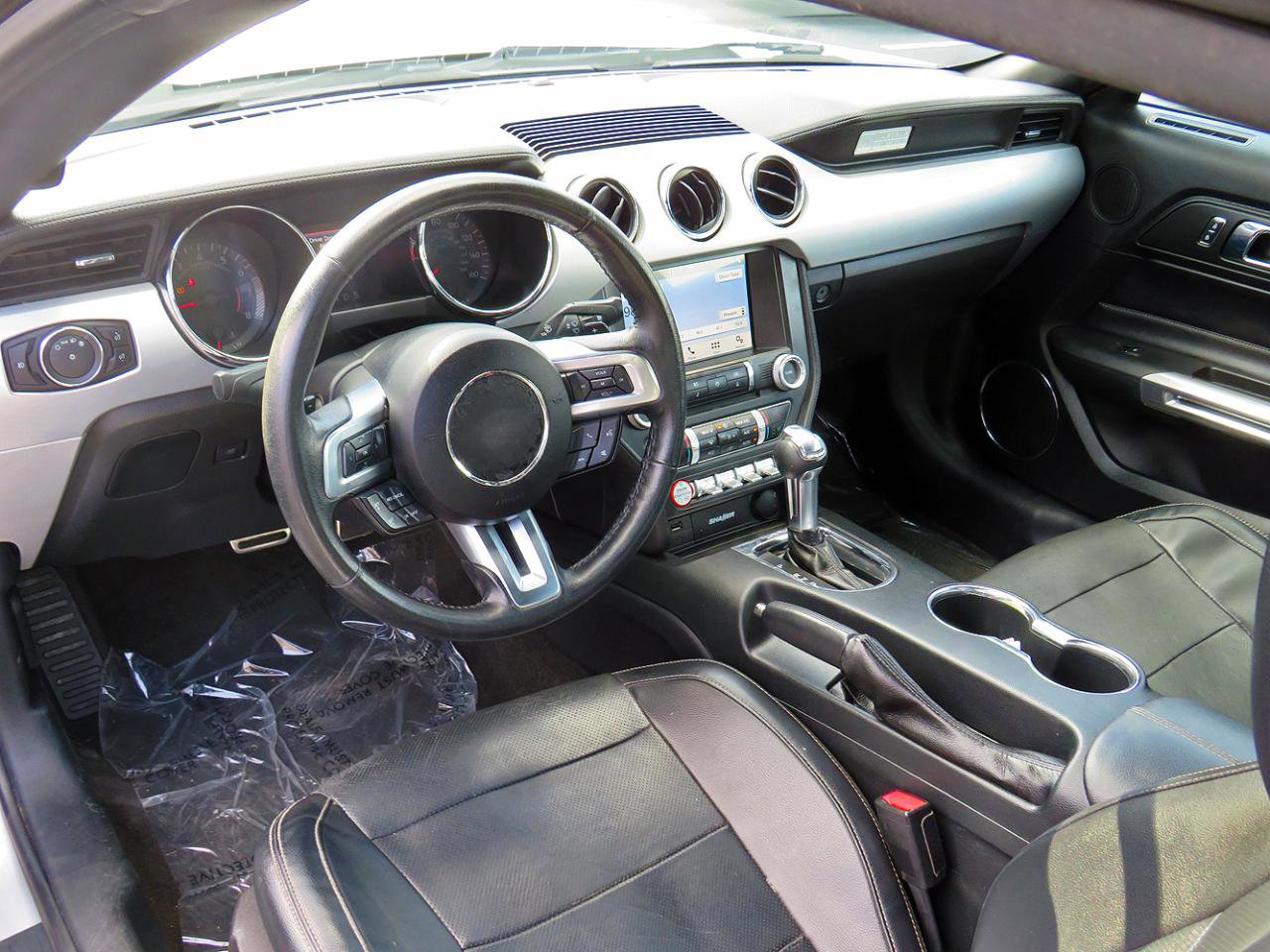 Used 2017 Ford Mustang Premium image 21