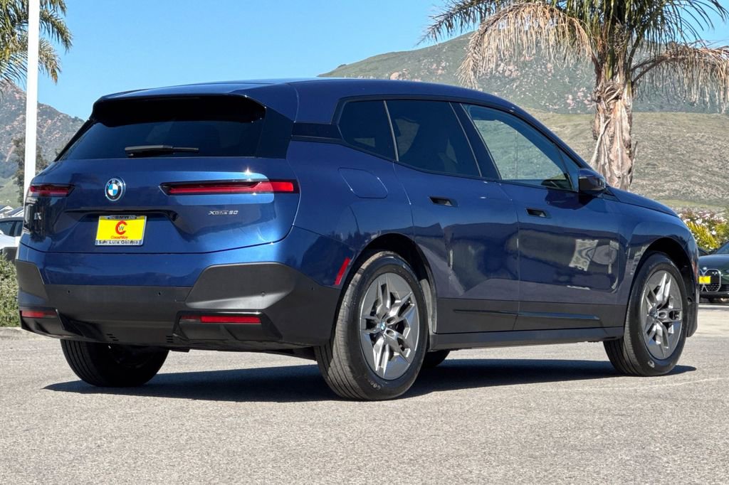 Used 2023 BMW iX xDrive50 image 3