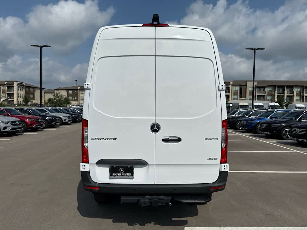 Used 2025 Mercedes-Benz Sprinter 2500 image 7