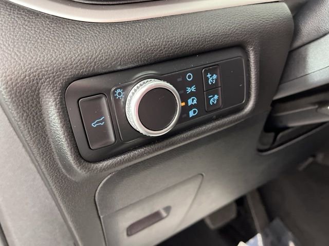 Used 2022 Ford Explorer XLT image 32