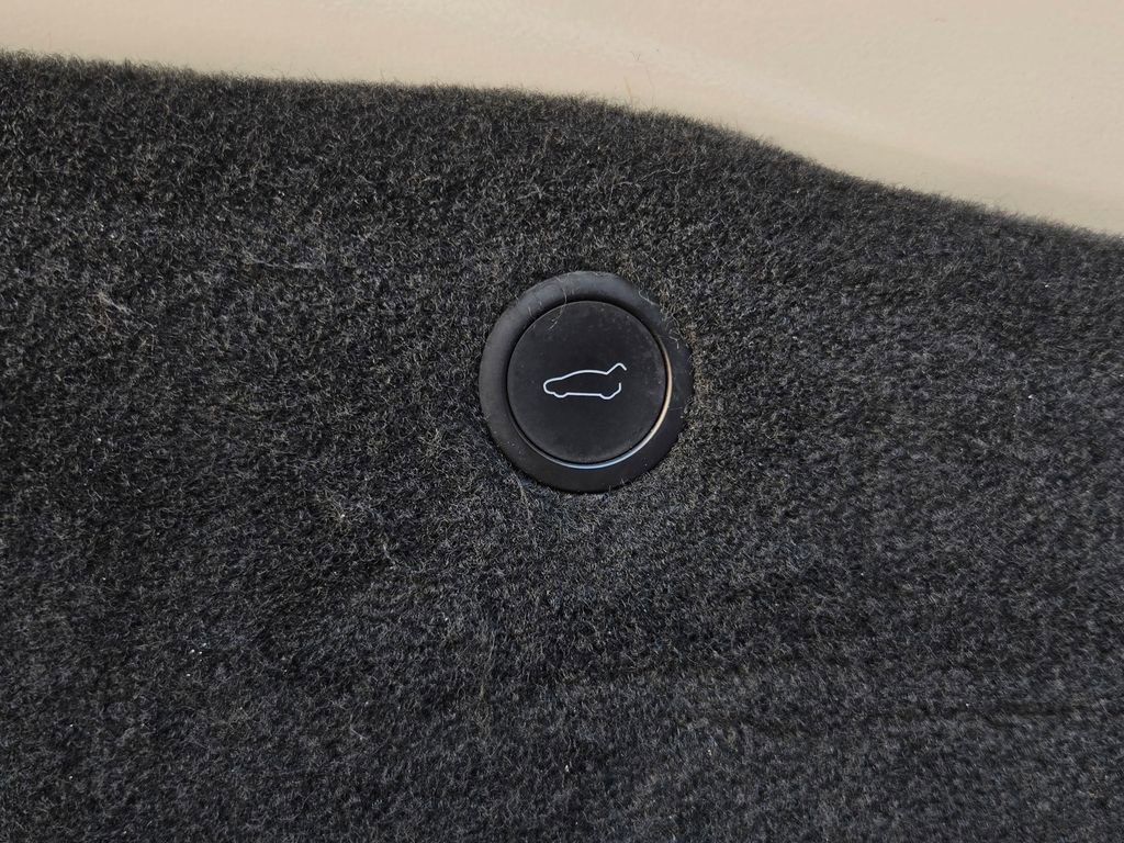 Used 2021 Tesla Model X Long Range image 33