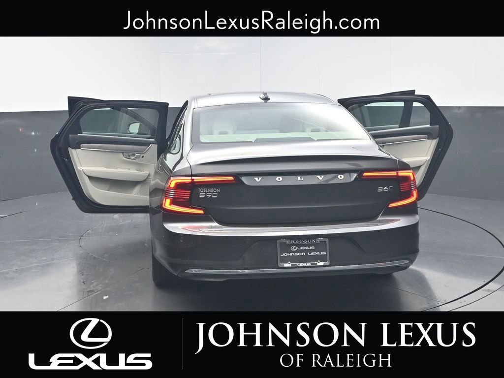 Used 2024 Volvo S90 B6 Ultimate image 25