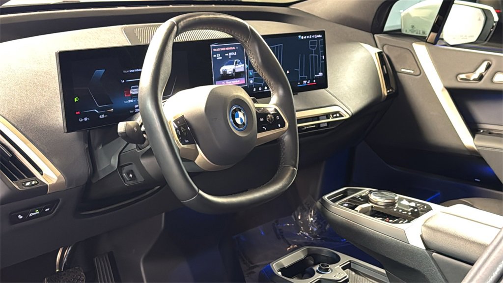 Used 2024 BMW iX xDrive50 w/ Premium Package image 28