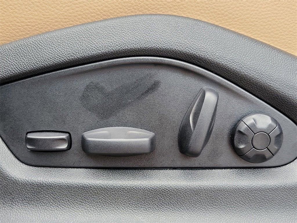 Certified 2025 Porsche Cayenne E-Hybrid image 29