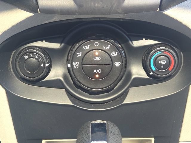 Used 2012 Ford Fiesta SE FWD image 30