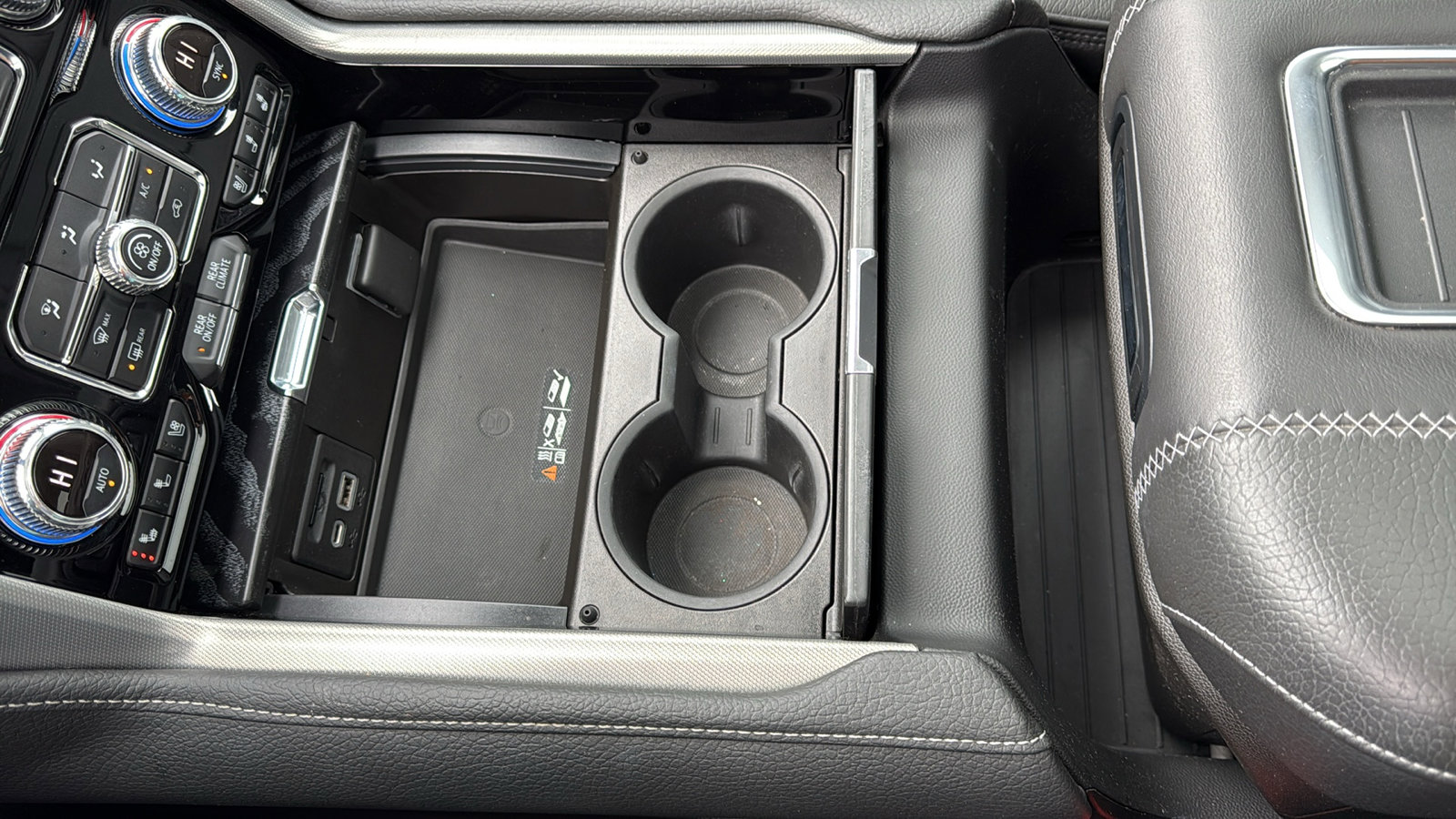 Used 2021 GMC Yukon Denali w/ Denali Premium Package image 22