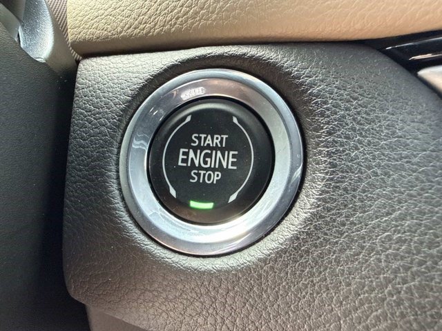 Certified 2024 Cadillac XT4 Luxury w/ Cold Weather Package FWD image 27