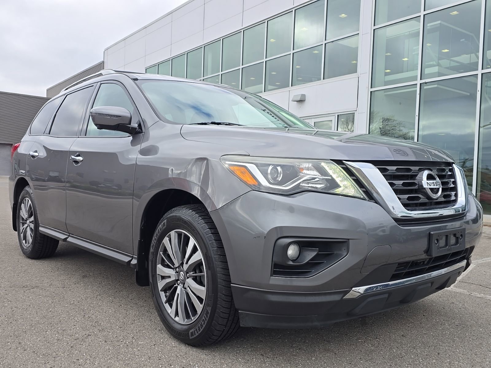 Used 2017 Nissan Pathfinder SL AWD/4WD image 30