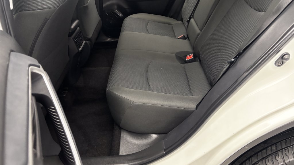 Used 2025 Toyota RAV4 LE AWD/4WD image 31