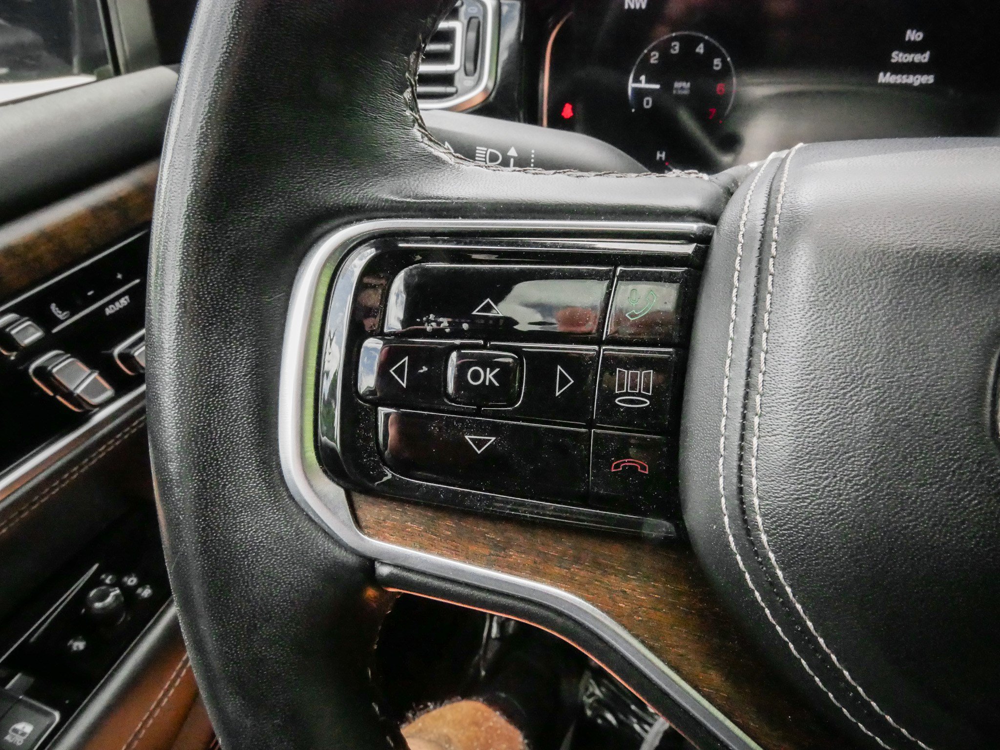 Used 2023 Jeep Grand Wagoneer Series II w/ Flexible Seating Group AWD/4WD image 19