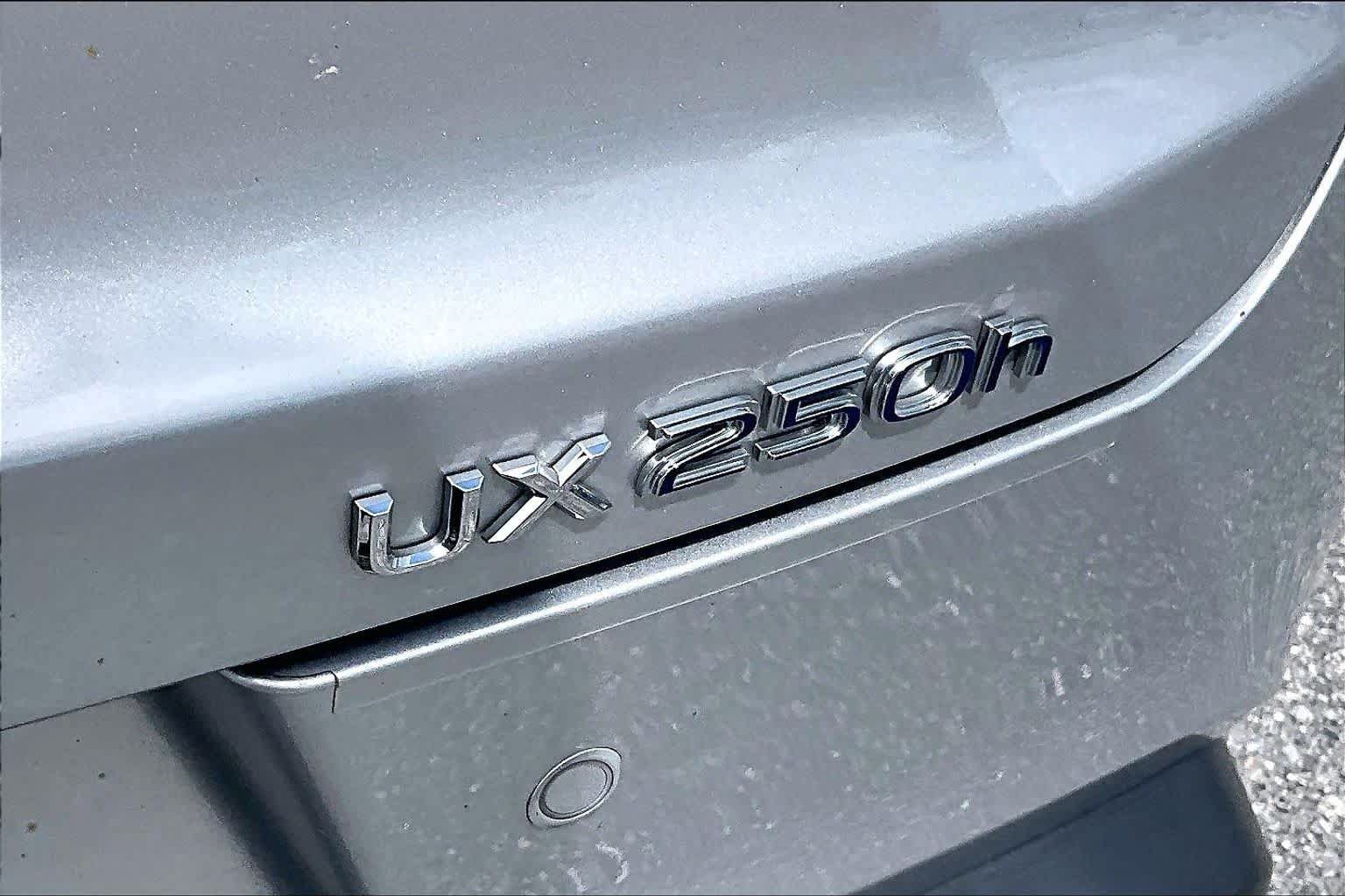 Used 2020 Lexus UX 250h w/ Premium Package AWD/4WD image 10