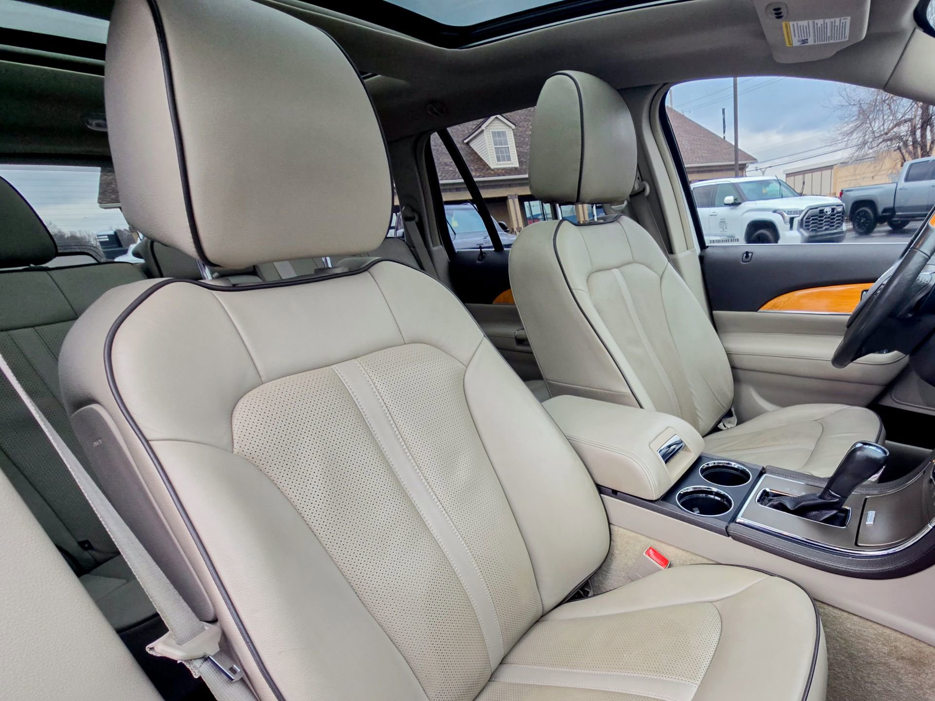 Used 2015 Lincoln MKX FWD w/ Equipment Group 102A image 29