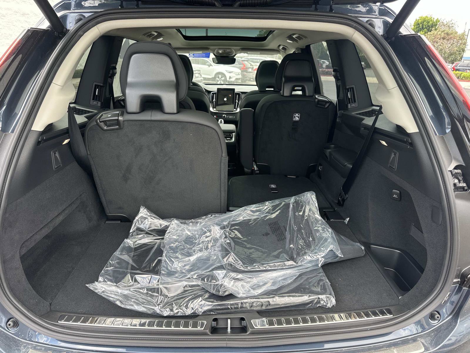 New 2026 Volvo XC90 B5 Plus AWD/4WD image 19