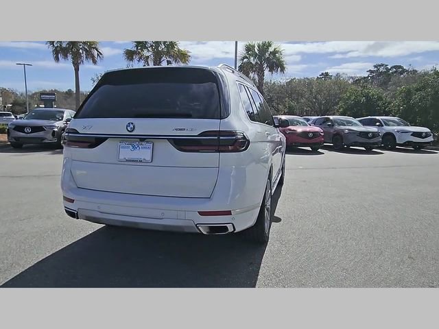 Used 2024 BMW X7 xDrive40i image 27