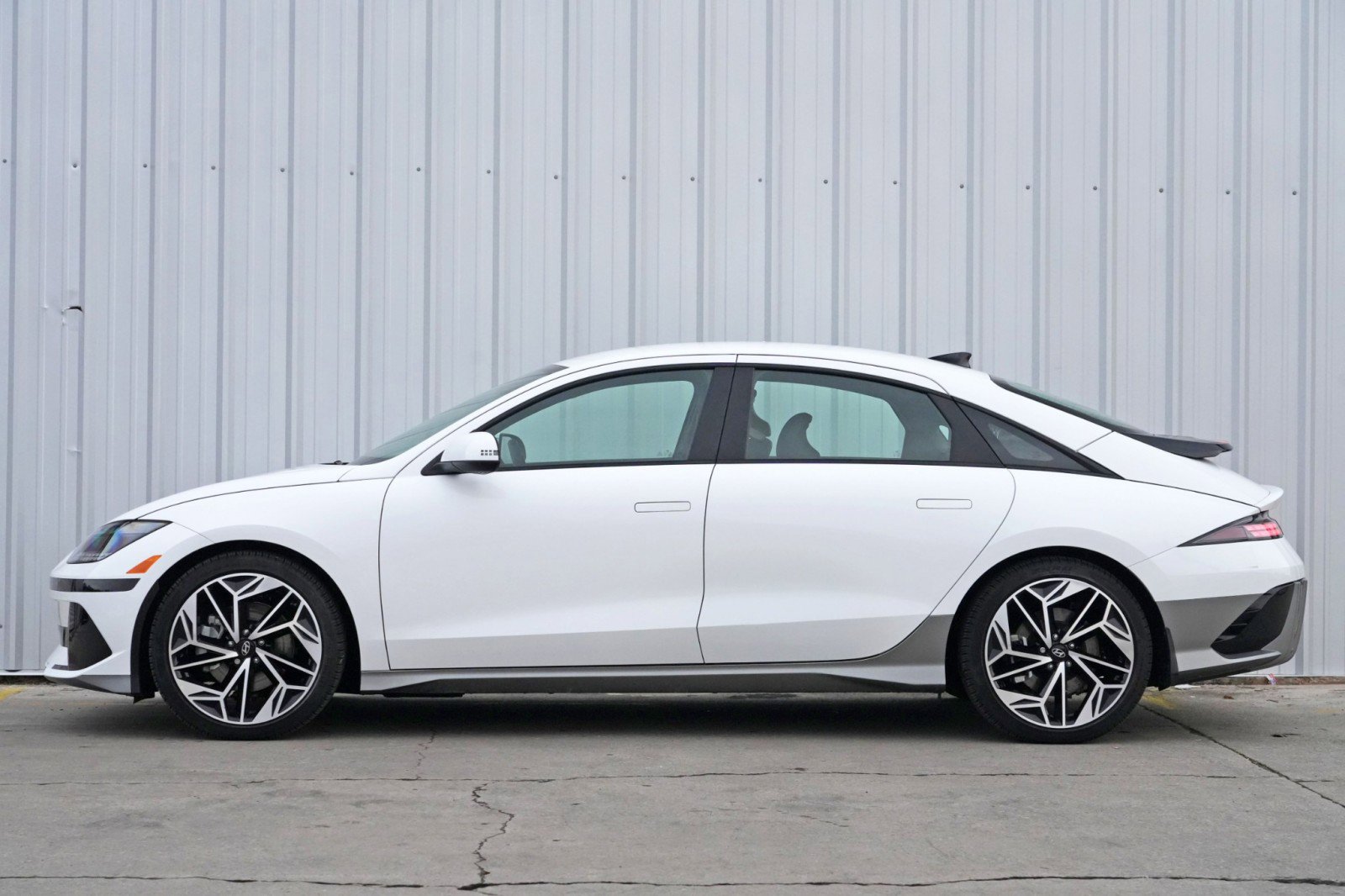 Used 2023 Hyundai Ioniq 6 SEL image 8