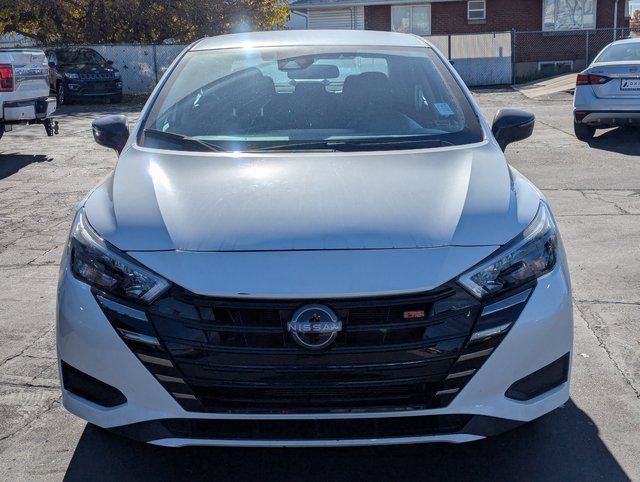 Used 2025 Nissan Versa SR image 9