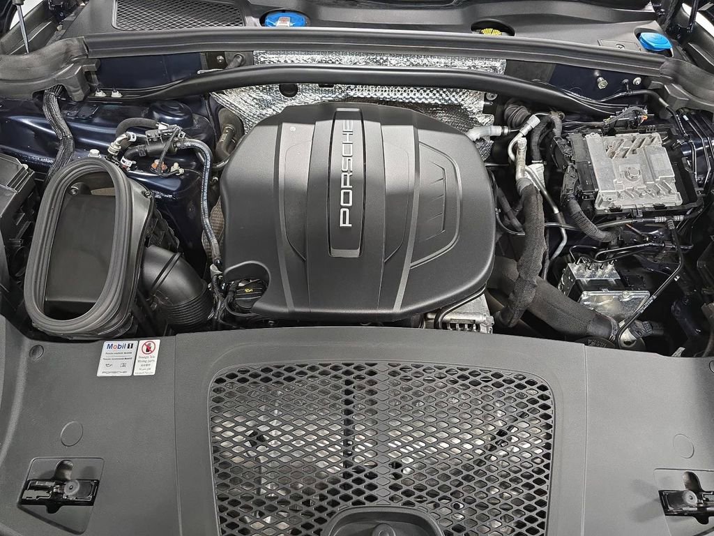 Used 2021 Porsche Macan AWD/4WD image 33