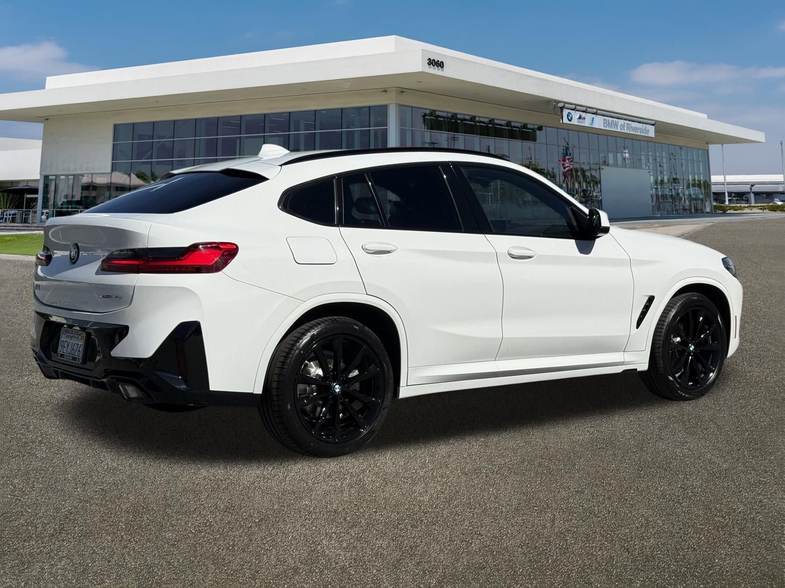 Used 2023 BMW X4 xDrive30i w/ M Sport Package image 11