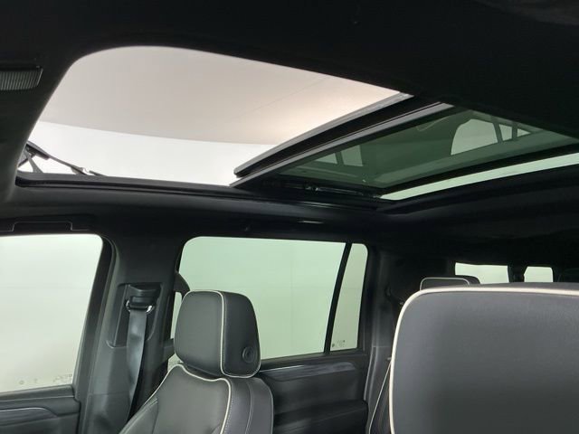 Used 2023 GMC Yukon XL SLT w/ Max Trailering Package AWD/4WD image 18