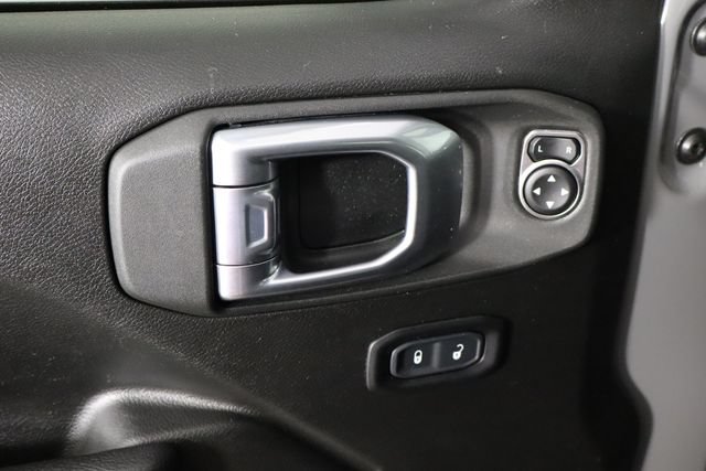 Used 2023 Jeep Gladiator Mojave w/ Cold Weather Group AWD/4WD image 20