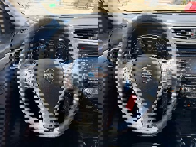 Used 2016 Nissan Rogue S image 14