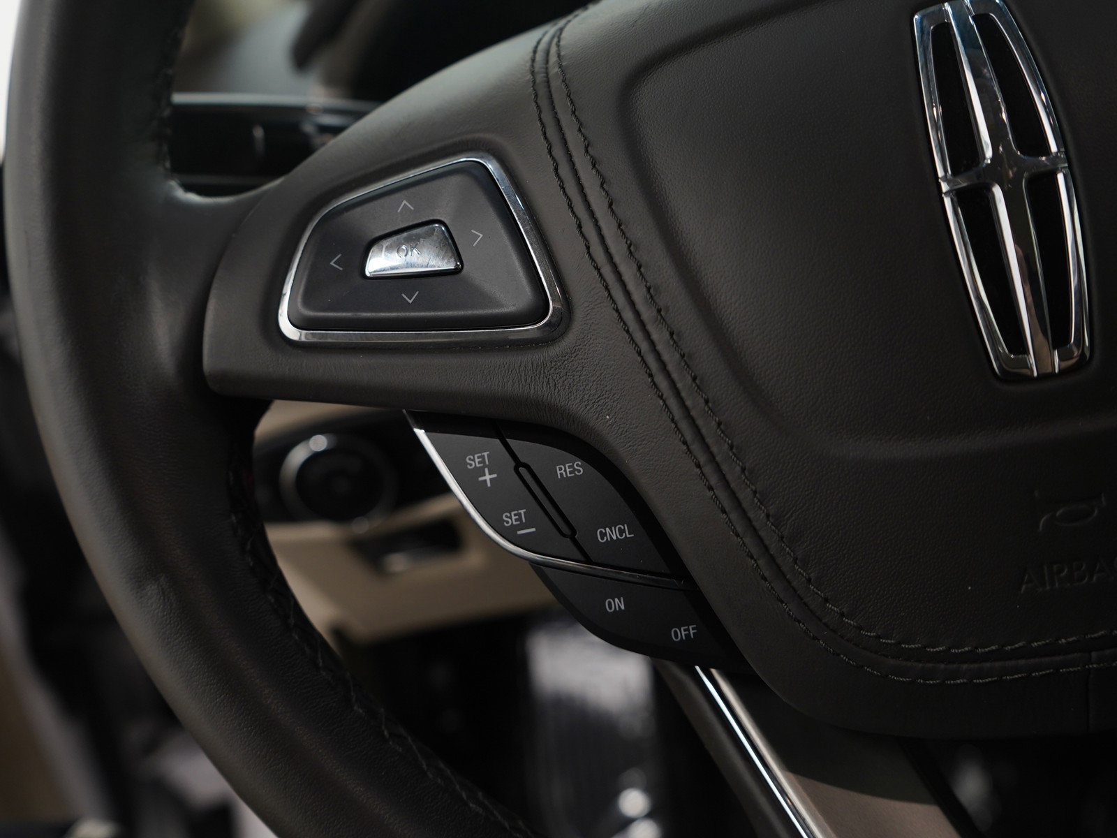 Used 2018 Lincoln MKZ Premiere image 24