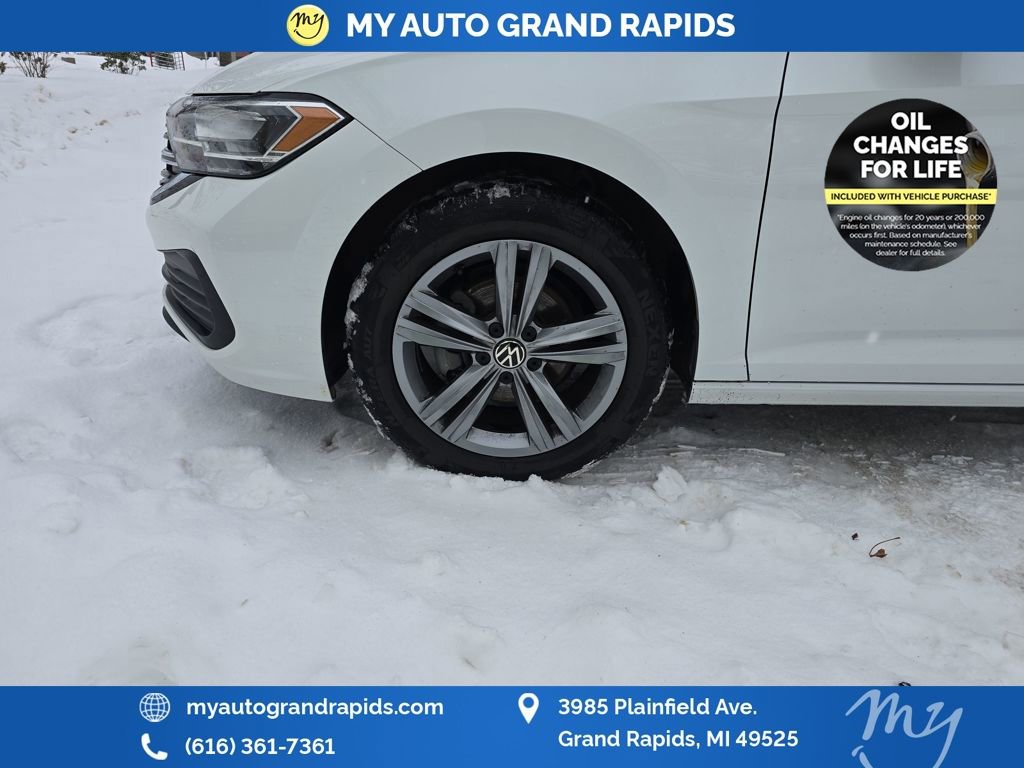 Used 2024 Volkswagen Jetta SE image 29