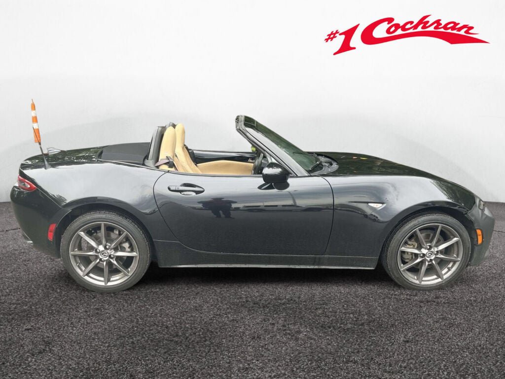 Used 2017 MAZDA MX-5 Miata Grand Touring RWD image 6