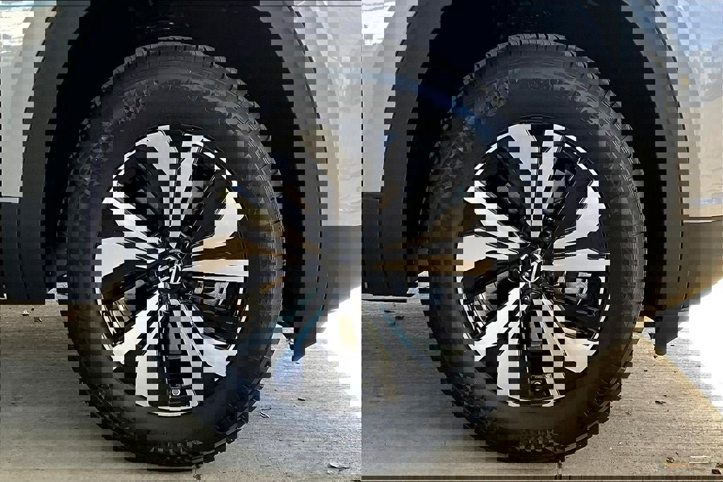 New 2026 Volkswagen Atlas SE FWD image 8