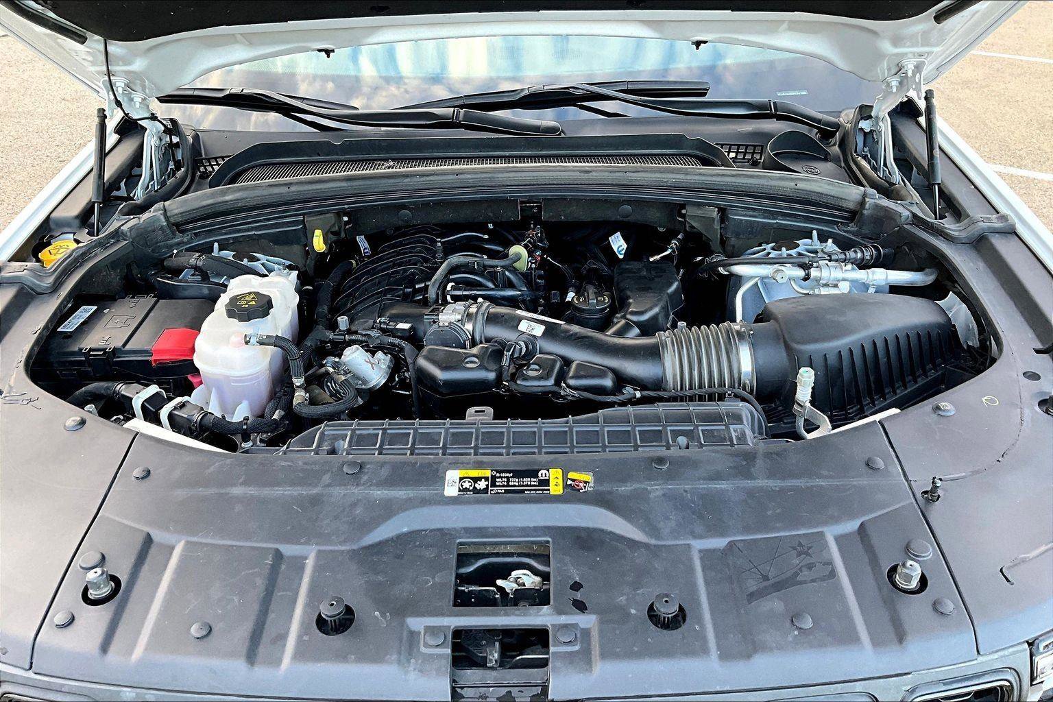 Used 2023 Jeep Grand Cherokee Altitude image 10