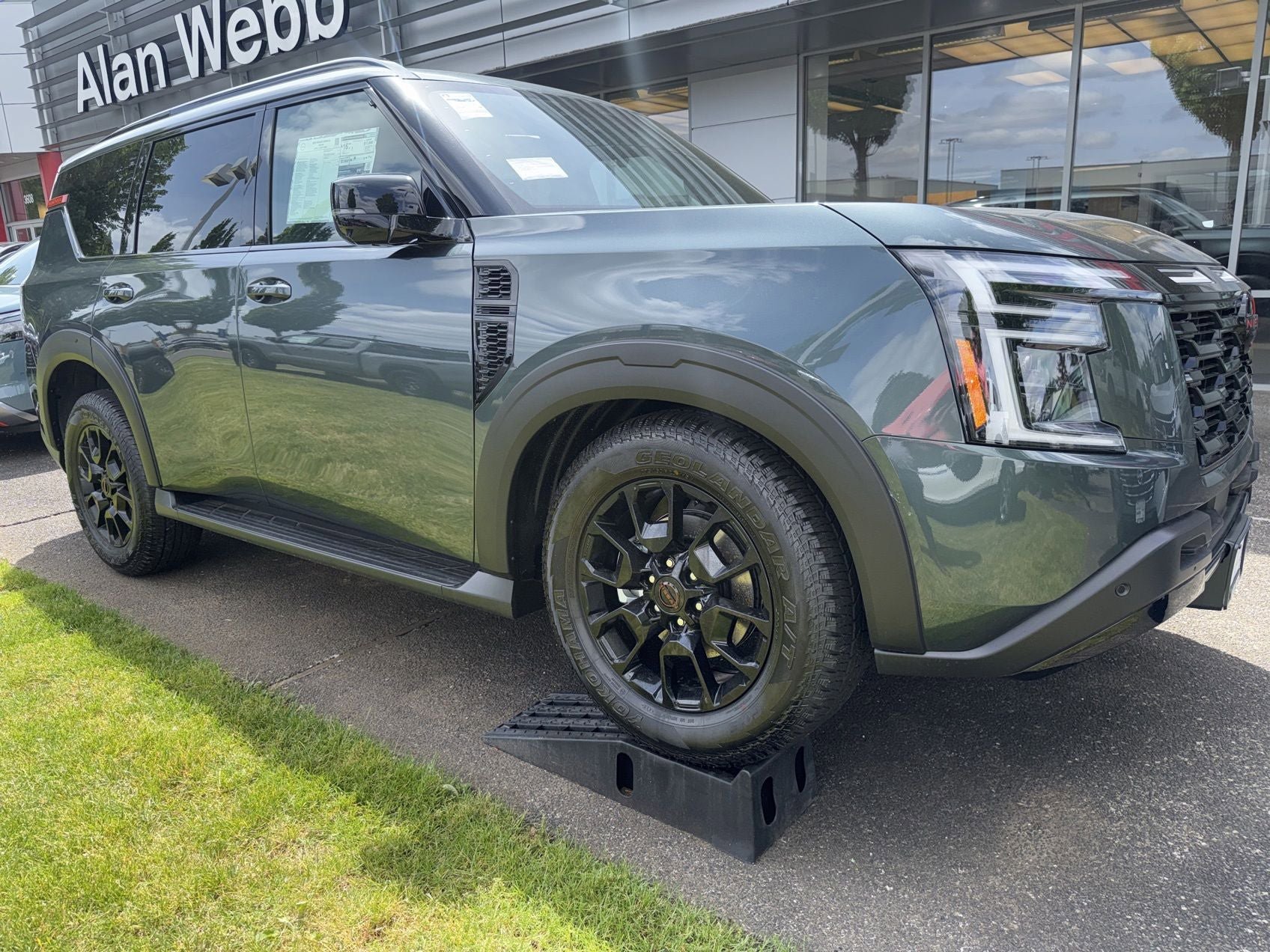 New 2026 Nissan Armada PRO-4X AWD/4WD image 7