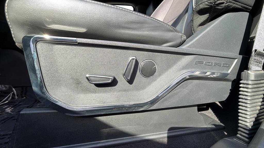 Used 2023 Ford F150 Lariat w/ Equipment Group 502A High image 15