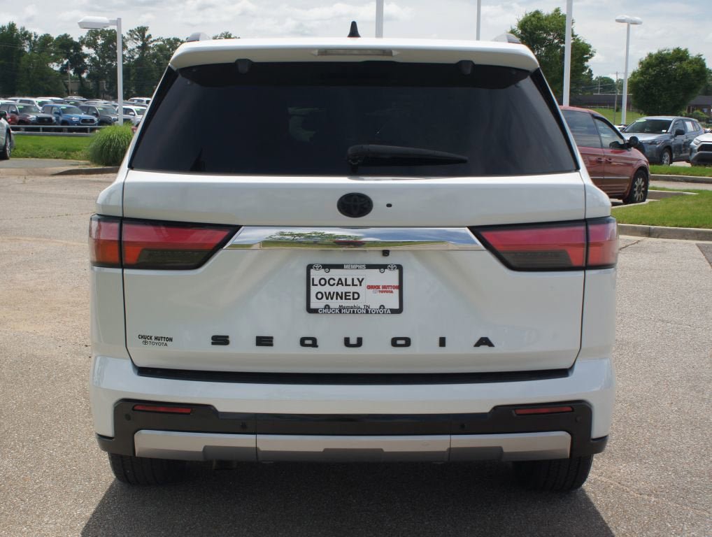 Used 2023 Toyota Sequoia Limited w/ Tow Technology Package AWD/4WD image 3