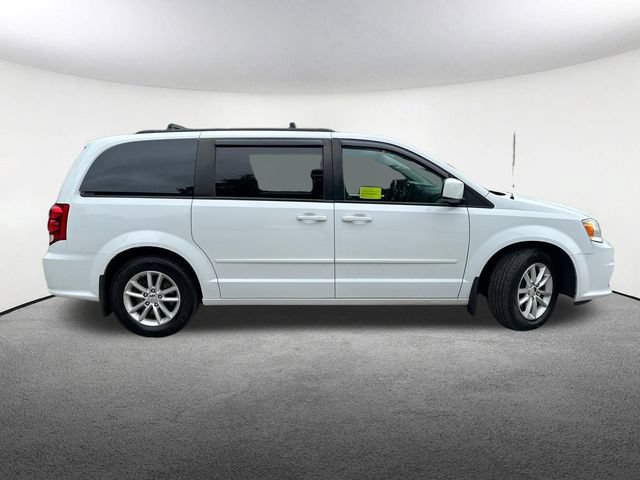 Used 2015 Dodge Grand Caravan SXT w/ UConnect Hands-Free Group FWD image 18