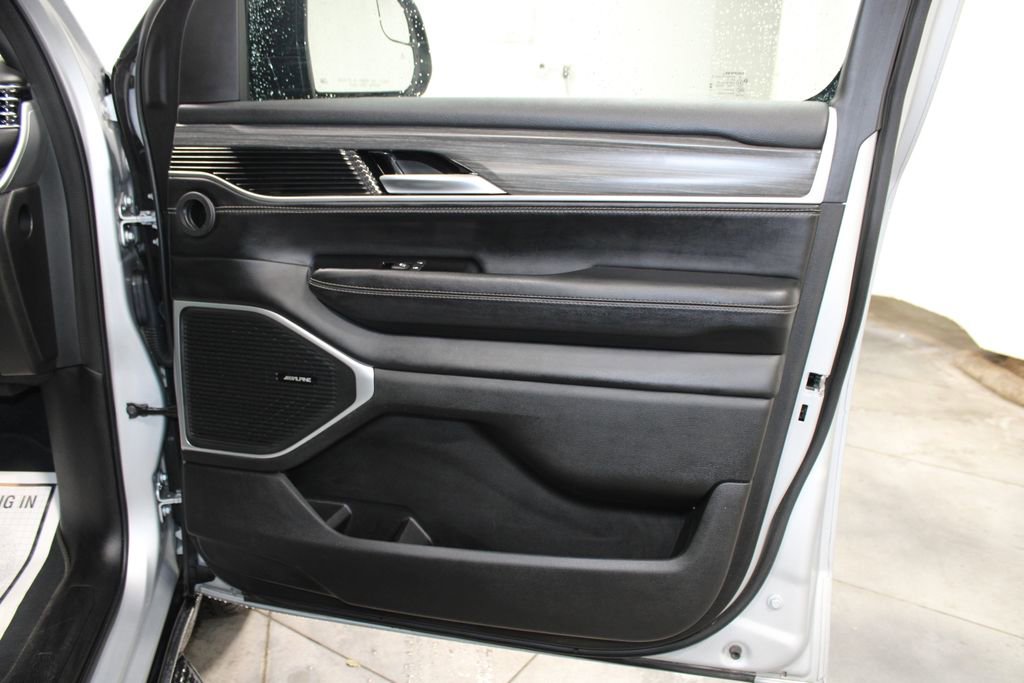 Used 2023 Jeep Wagoneer L Series III w/ Preferred Equipment Group image 41