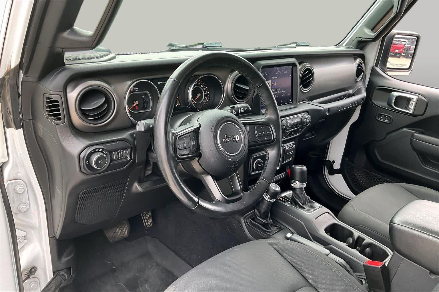 Used 2022 Jeep Wrangler Unlimited Sport AWD/4WD image 17