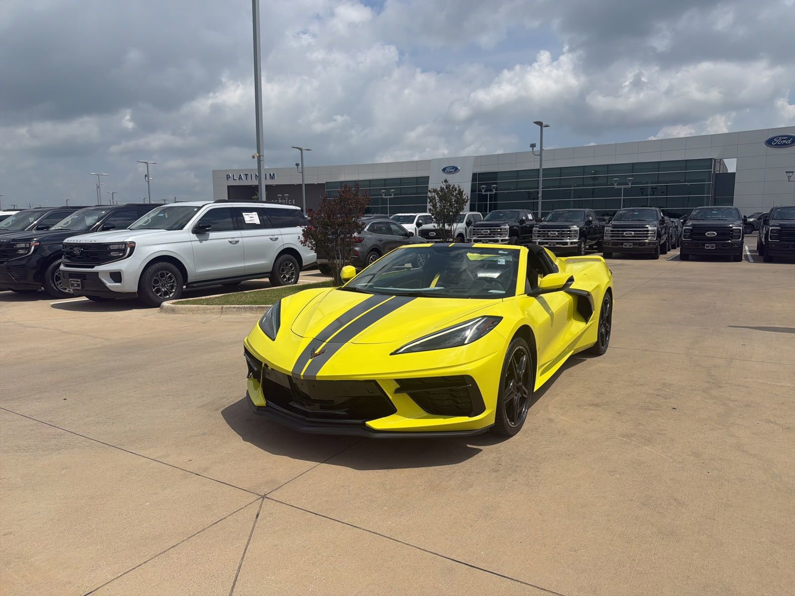 Used 2022 Chevrolet Corvette Stingray Premium Conv w/ Z51 Performance Package RWD image 26
