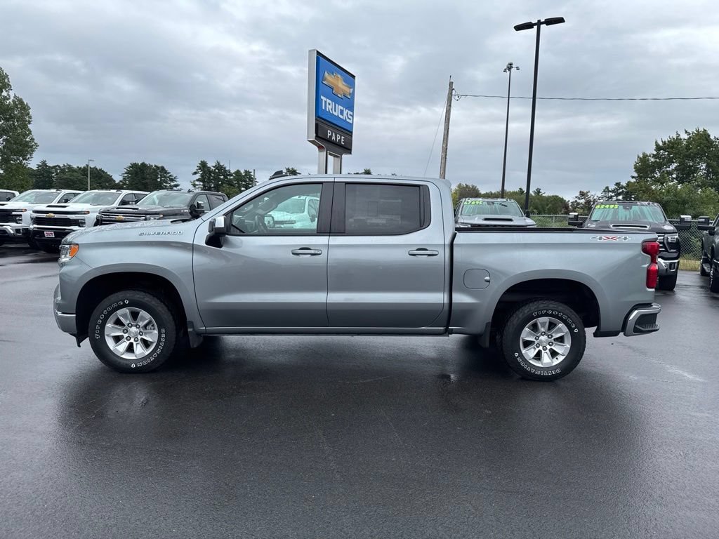 Used 2024 Chevrolet Silverado 1500 LT AWD/4WD image 7