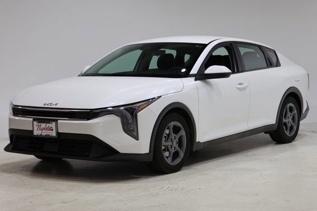 Used 2025 Kia K4 FWD image 3