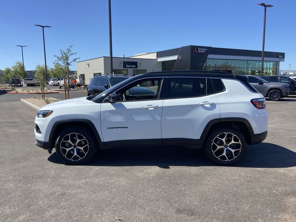 Used 2025 Jeep Compass Limited AWD/4WD image 4