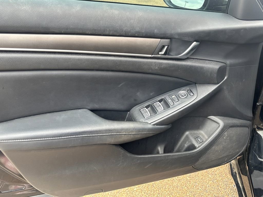 Used 2018 Honda Accord LX image 5