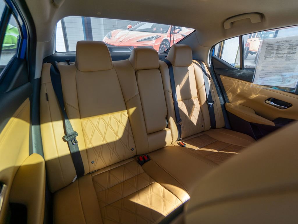 Used 2023 Nissan Sentra SV w/ SV Premium Package image 31