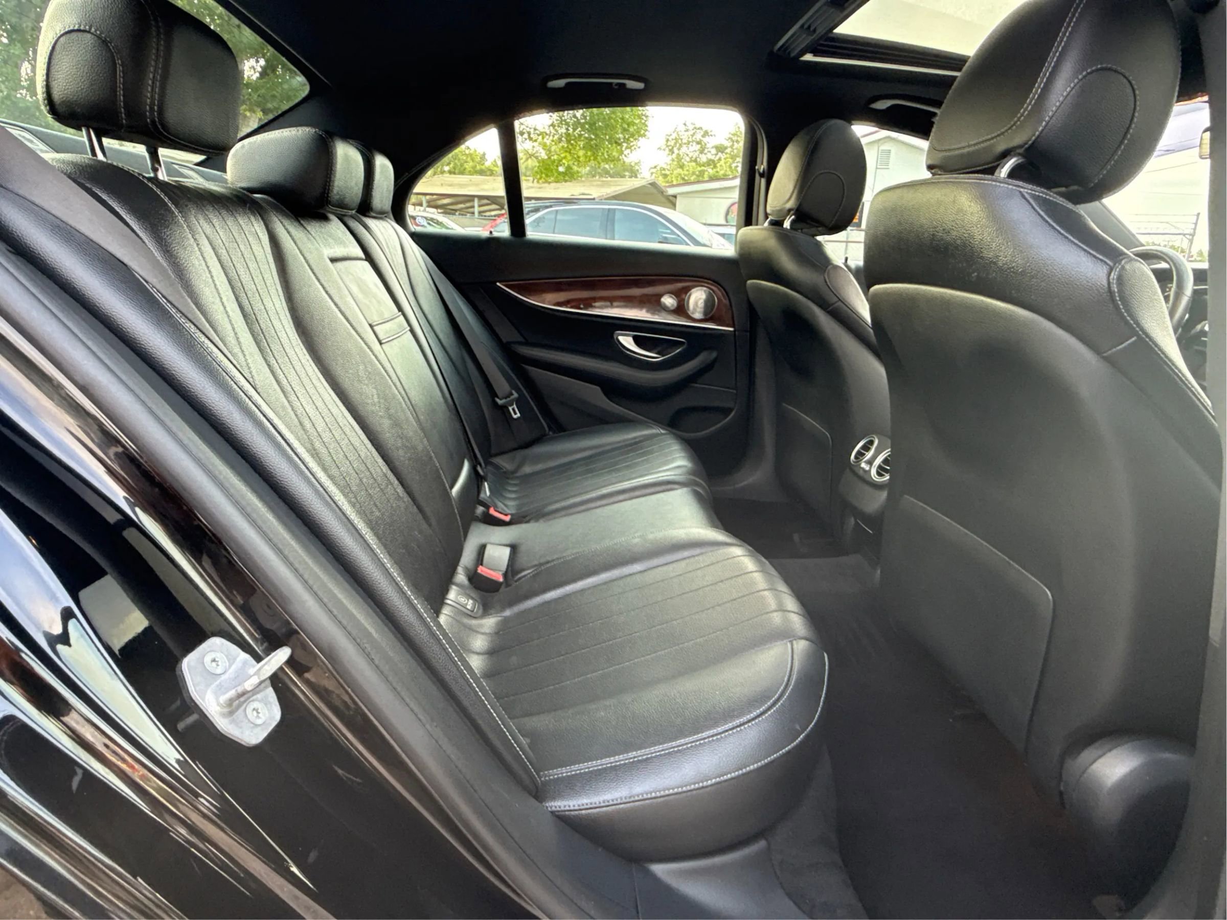 Used 2018 Mercedes-Benz E 300 4MATIC w/ Premium 1 Package image 24