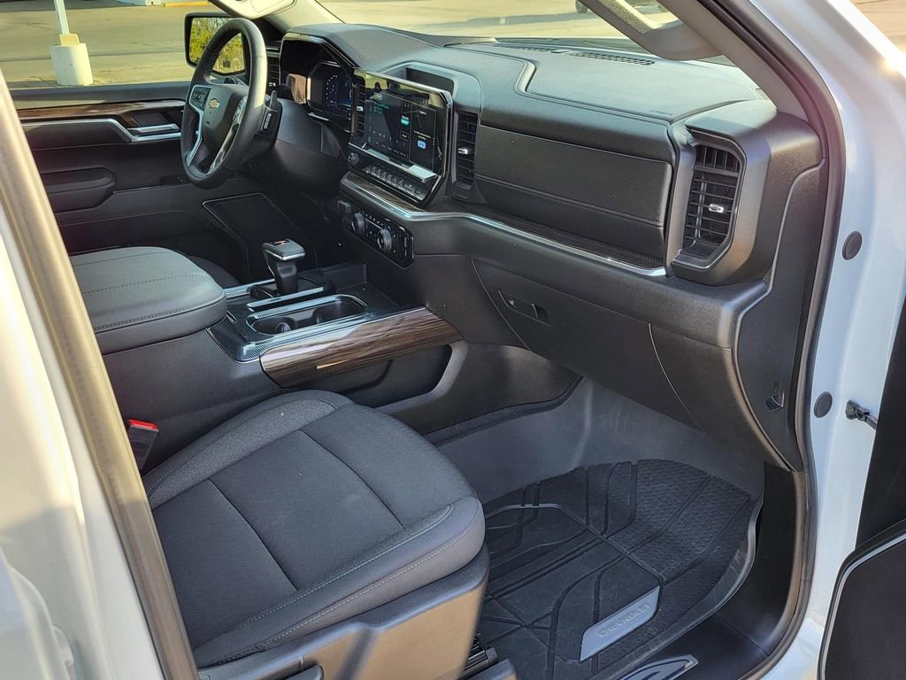 Certified 2025 Chevrolet Silverado 1500 LT w/ Safety Package image 9